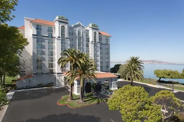 Embassy Suites San Francisco Airport Waterfront - Dış Mekan