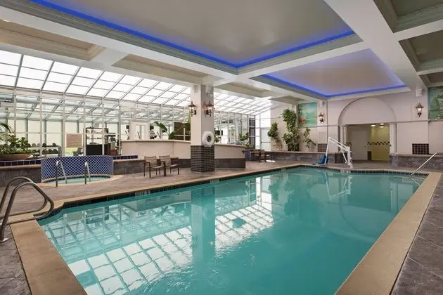 Embassy Suites San Francisco Airport Waterfront - Havuz