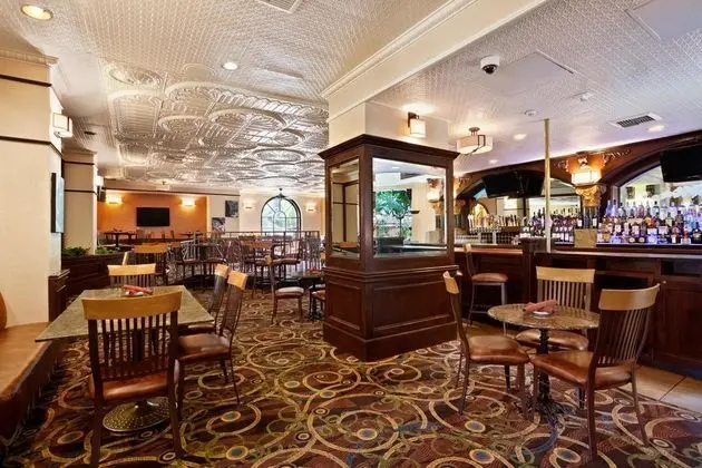Embassy Suites Santa Ana - Orange County Airport