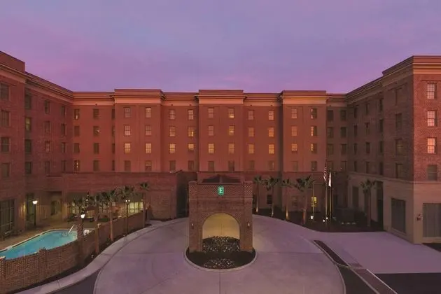 Embassy Suites Savannah - Havuz