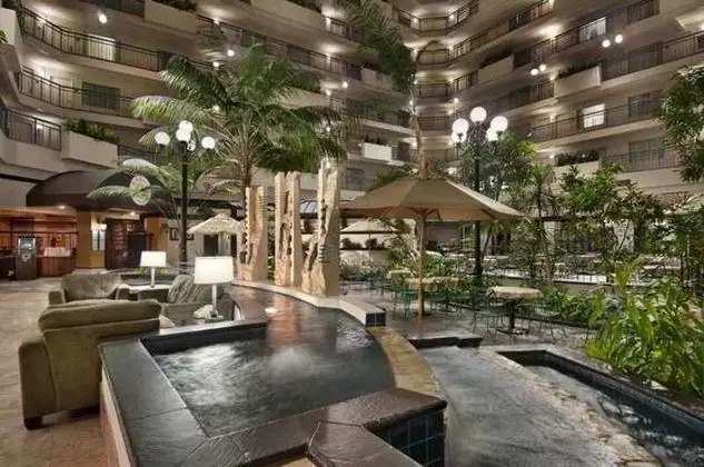 Embassy Suites Seattle Tacoma International