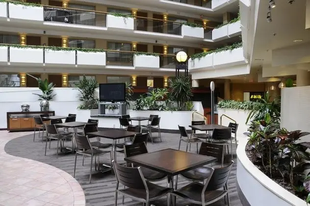 Embassy Suites Tysons Corner 