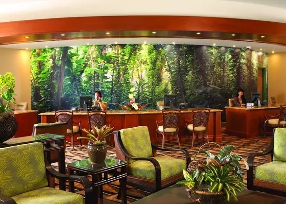 Embassy Suites - Waikiki Beach Walk