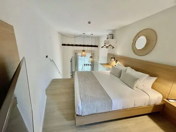 Hotel emblemático Hi Suites - Oda