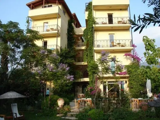 Emel Pension - 1