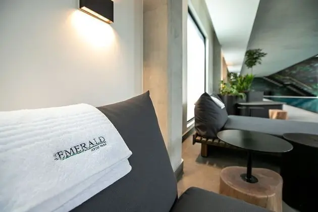 The Emerald Apartments - Havuz