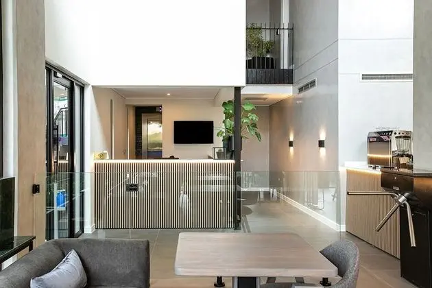 The Emerald Apartments - Lobi