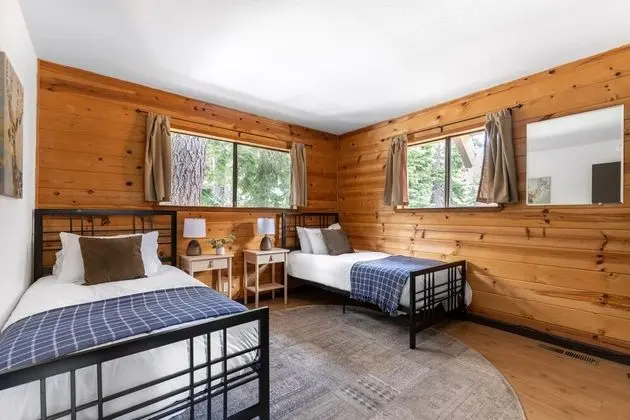 Emerald by Avantstay Tahoe Donner Mountain Retreat w/ Large Patio - İç Mekan