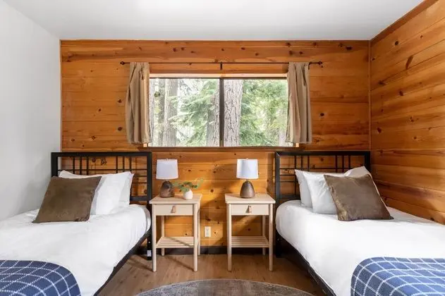 Emerald by Avantstay Tahoe Donner Mountain Retreat w/ Large Patio - İç Mekan
