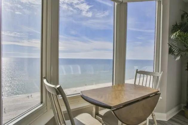 Emerald Beach Resort by Panhandle Getaways - Oda