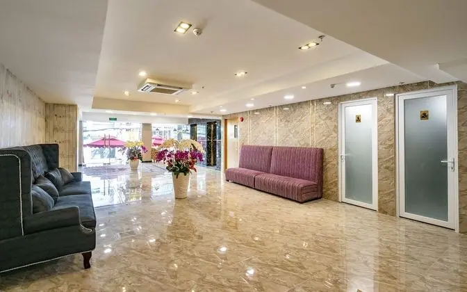 Emerald Central - Lobi