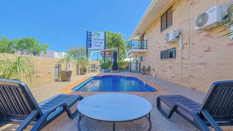 Emerald Central Palms Motel - Dış Mekan