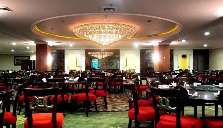 Emerald Garden International Hotel - Yerinde Yemek