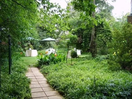 Emerald Guest House Springs - Dış Mekan