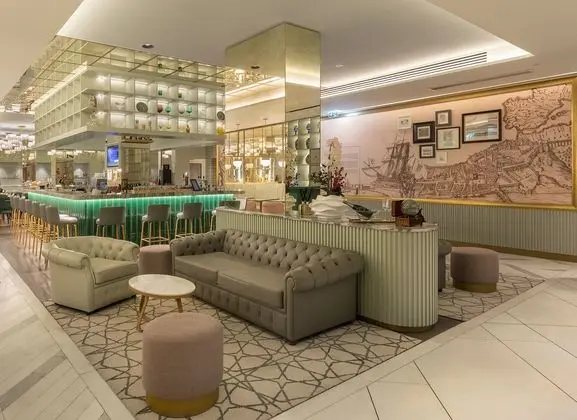 The Emerald House Lisbon, Curio Collection By Hilton - Lobi