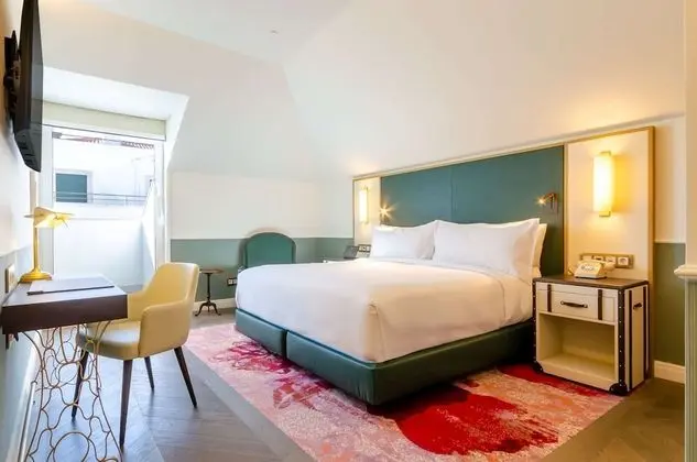 The Emerald House Lisbon, Curio Collection By Hilton - Oda