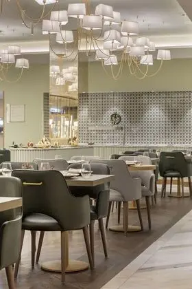 The Emerald House Lisbon, Curio Collection By Hilton - Yerinde Yemek