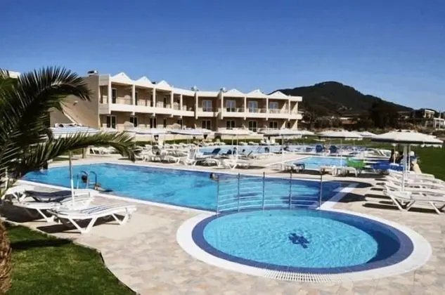 Emerald Hotel - Havuz