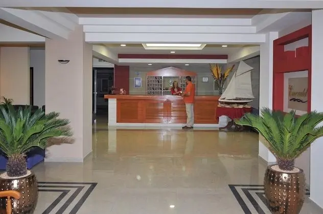 Emerald Hotel - Lobi