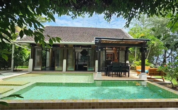 Emerald Sands Beach Villa - Havuz