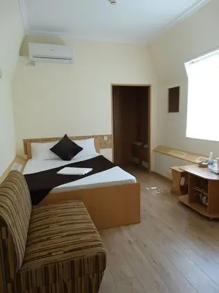 Emigrant Mini Hotel - Oda