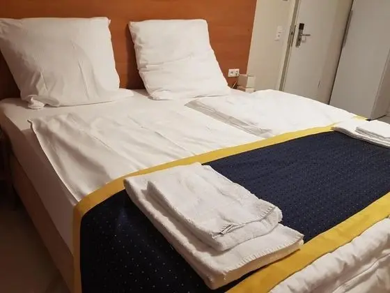 Hotel Emiliana am Bahnhof - Oda