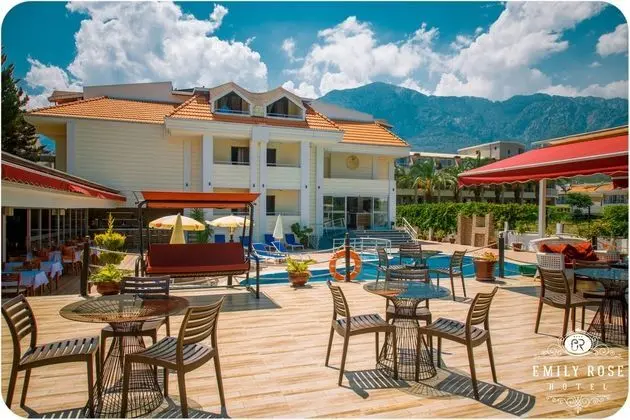 Emily Rose Hotel - Genel