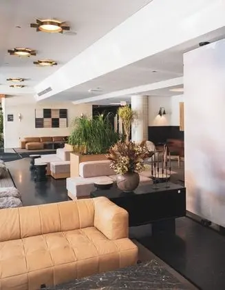 The Emily Hotel - Lobi