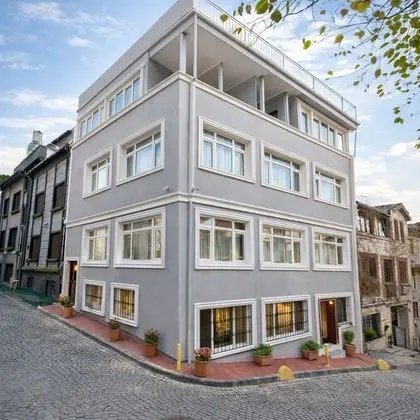 Emirhan Guest House & Suites