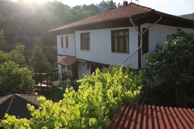 Emiroğlu Konak