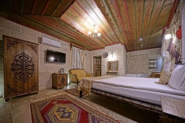 Emit Cave Hotel