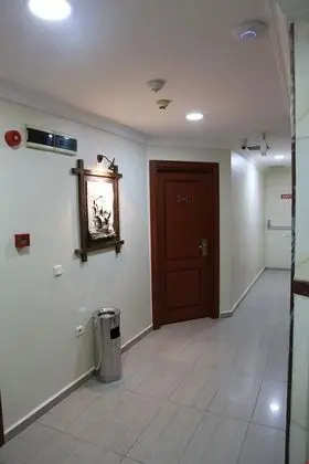Emos Hotel - Lobi