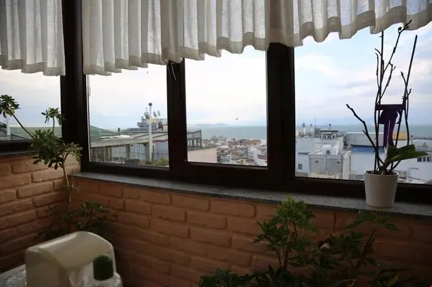 Emos Hotel - Yerinde Yemek