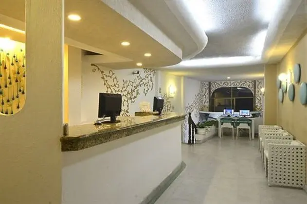 Emperador Vallarta Beachfront Hotel and Suites - Lobi