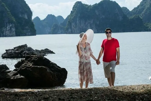 Emperor Cruise Ha Long - Plaj
