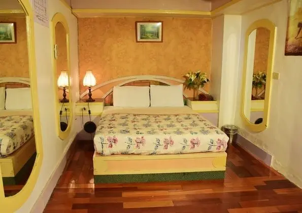 Empire hotel