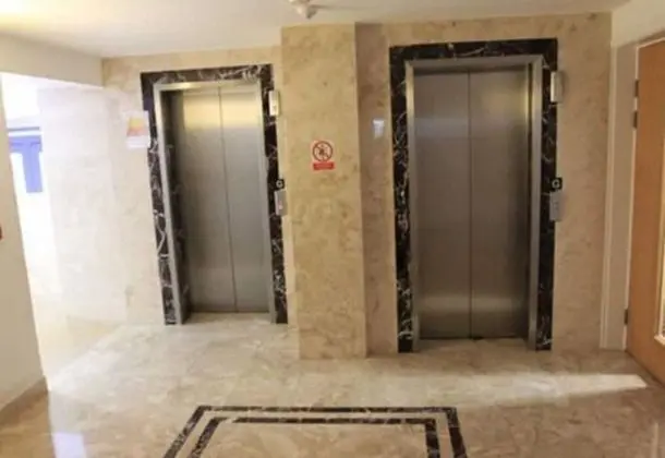 Empire Serviced 1 Bedroom Apartment - Lobi