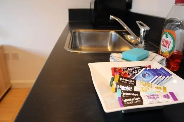 Empire Serviced 1 Bedroom Apartment - Mutfak