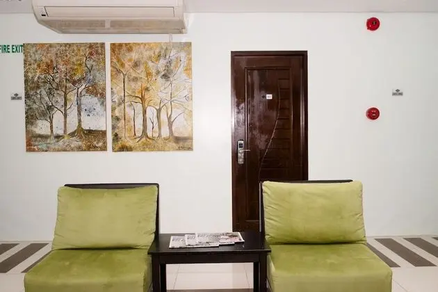 Empire Suites Hotel - Lobi