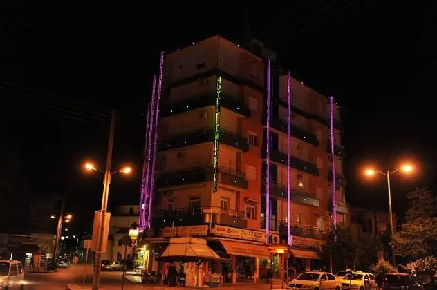 Hotel Emporiko