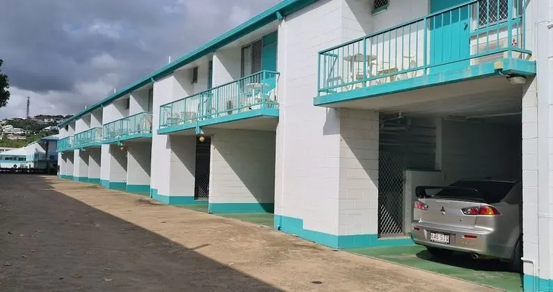 Emthree Seaside Apartments - Dış Mekan