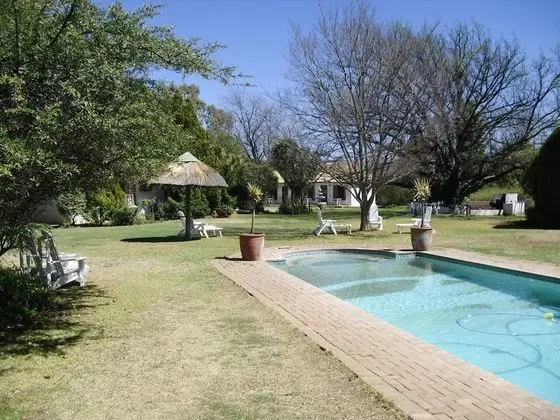 Emtonjeni Country Lodge - Havuz