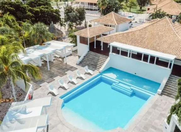 Villa en Curacao Cerca a la Playa - Havuz