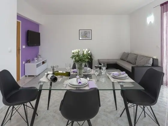 Enchanting Apartment in Kaštel Gomilica Near Beach - Yerinde Yemek