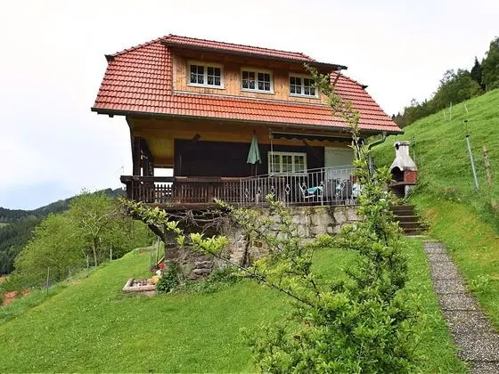 Enchanting Holiday Home in Mühlenbach With Fenced Garden - Öne Çıkan Resim