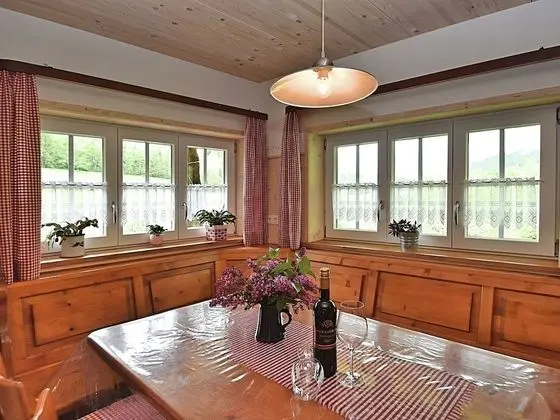 Enchanting Holiday Home in Mühlenbach With Fenced Garden - Yerinde Yemek