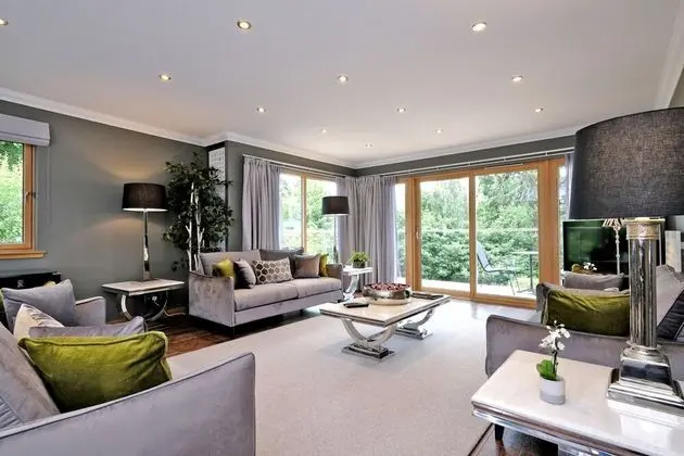 Enchanting Home With Furnished Balcony in Cults, Scotland - İç Mekan