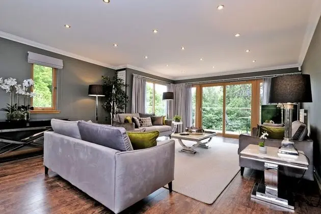 Enchanting Home With Furnished Balcony in Cults, Scotland - Öne Çıkan Resim