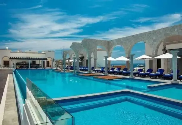 Enchanting Specious 2BR With Terrace - Cabo