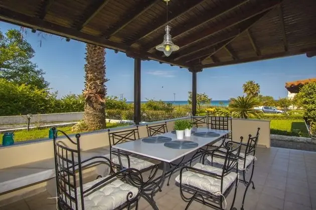Encore Seaside Villa Posidi